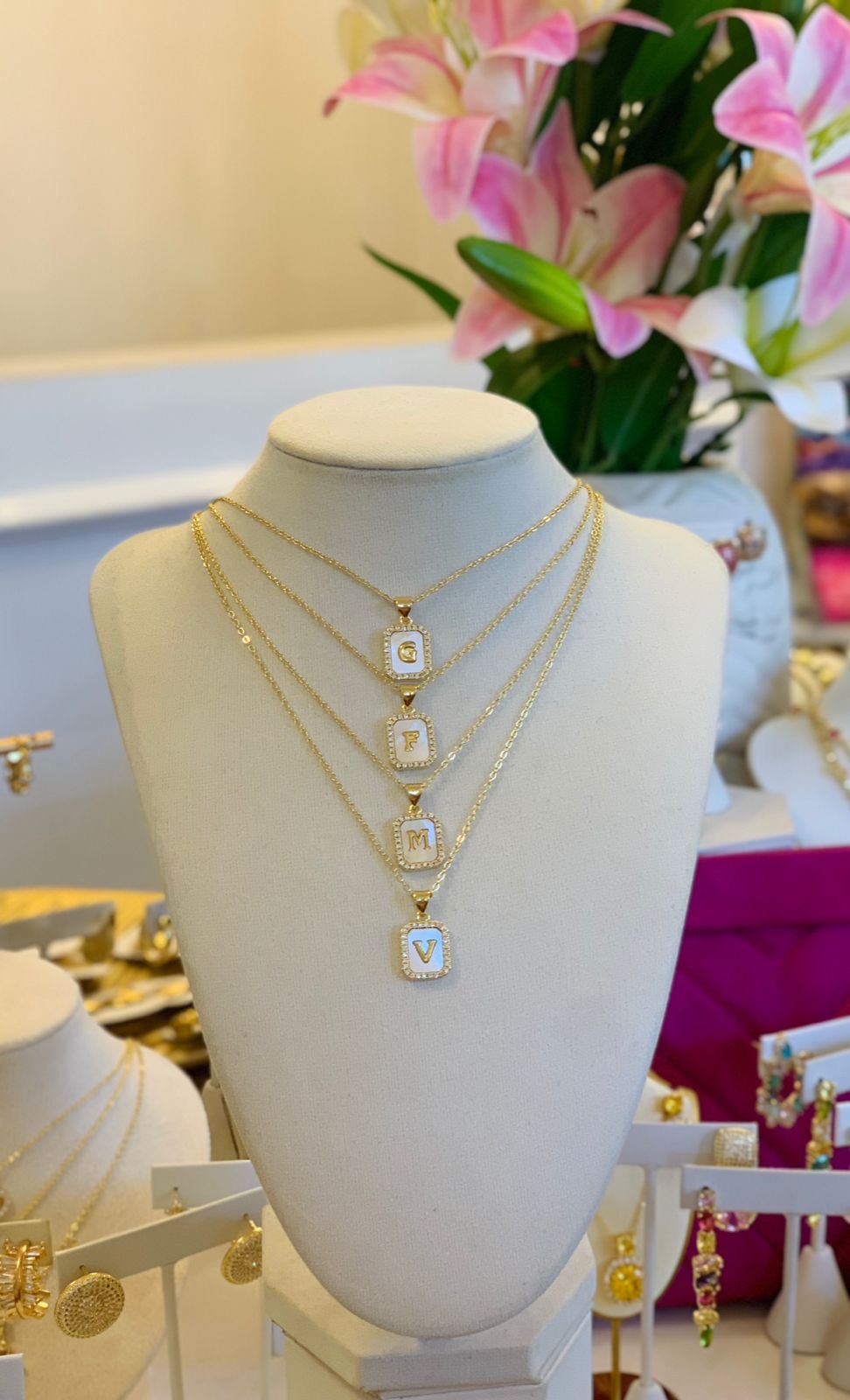 Initial White Pave
