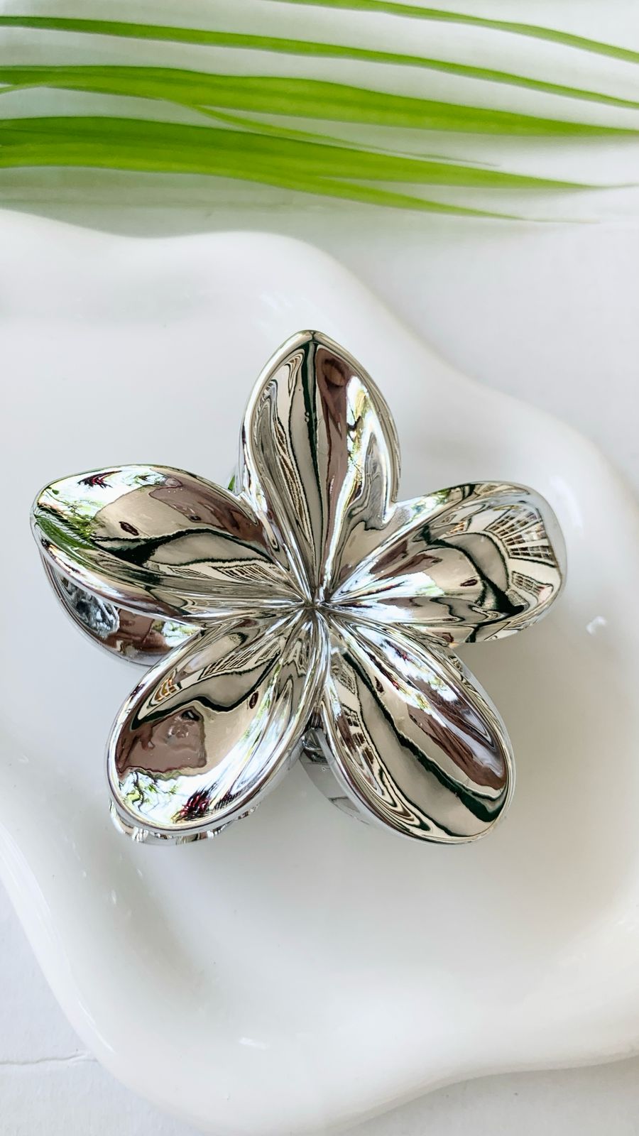 Elegant Flower Hair Clips