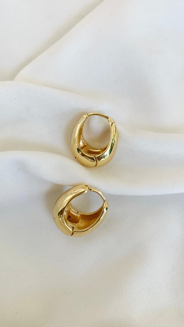 Emi Hoop