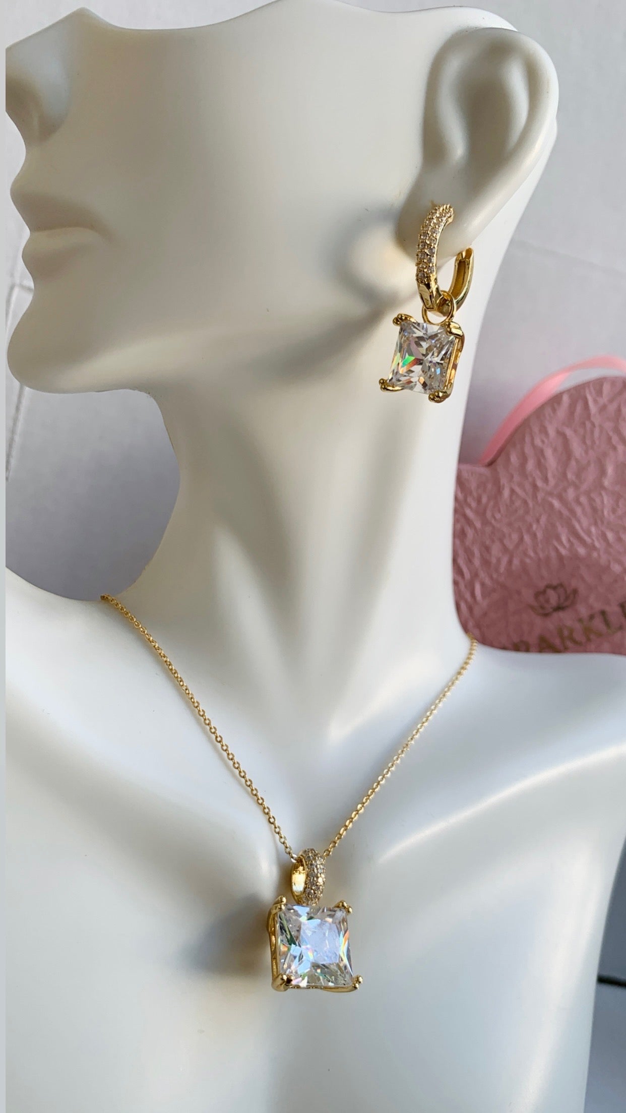 Mia- Cubic Set