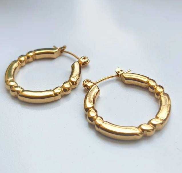 Knots Hoops