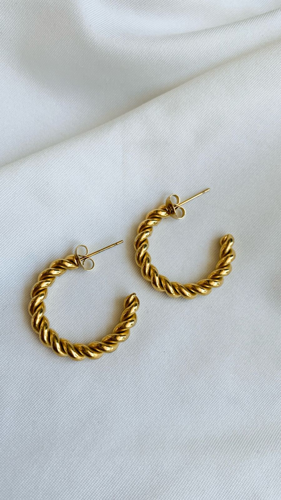 Curvy Hoop