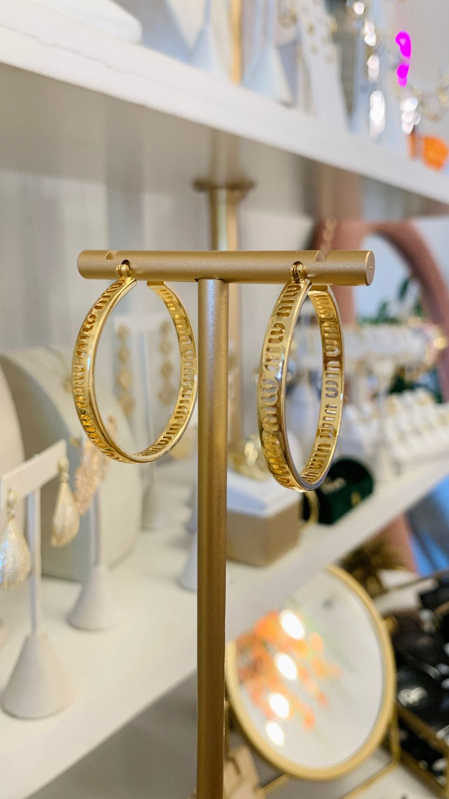 M Hoop