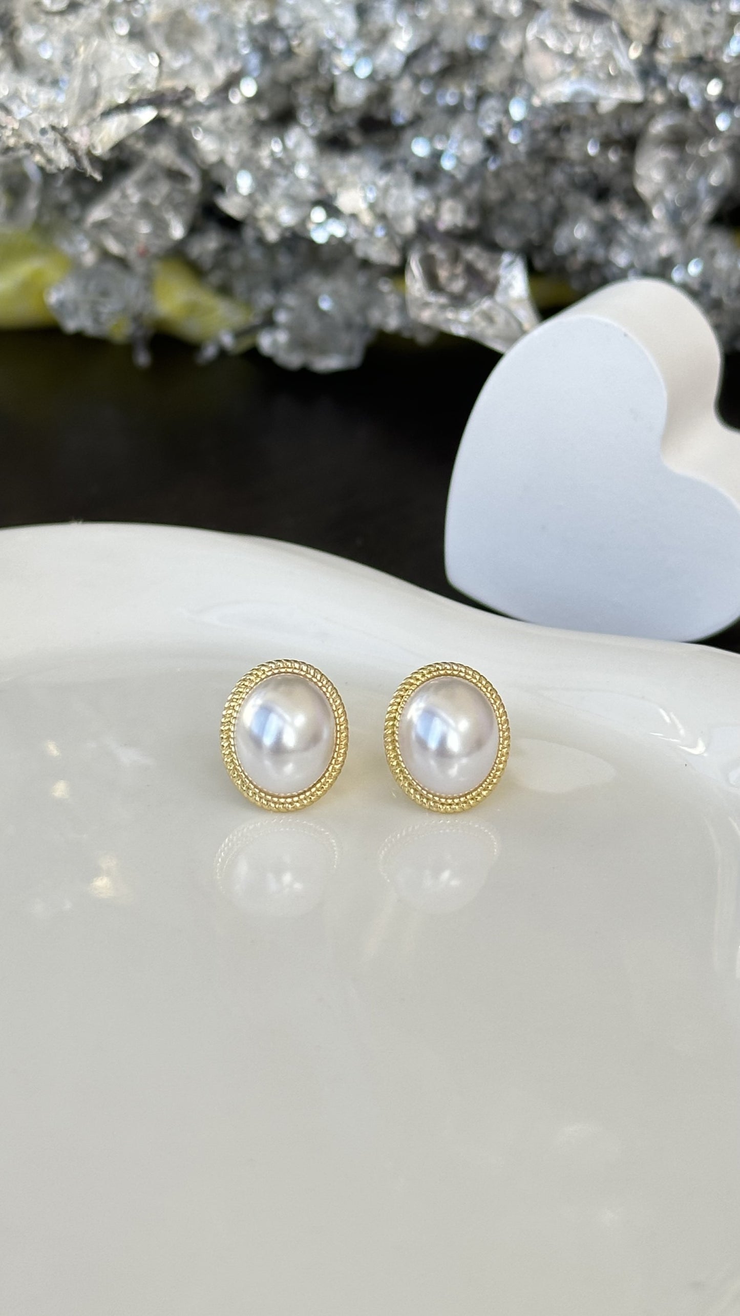 Oval Pearl Stud