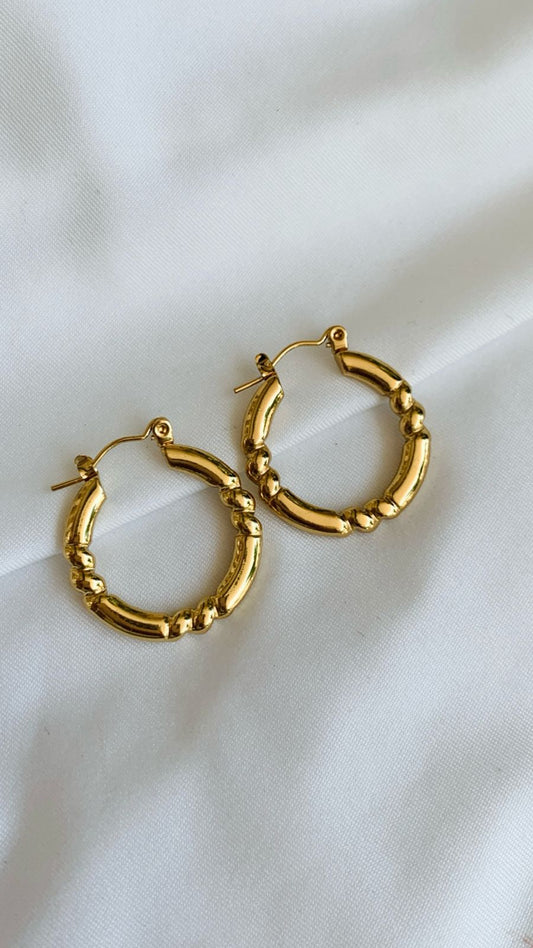 Knots Hoops