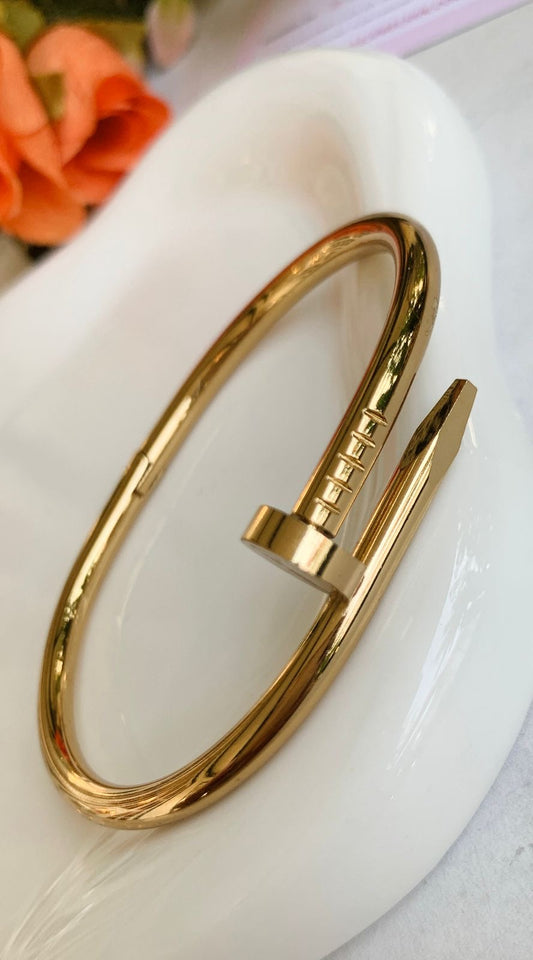 Nail Bangle