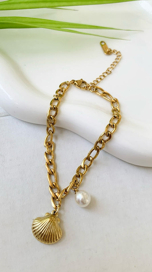 Golden Seashell & Pearl