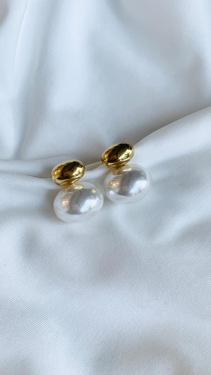 Elisa Button Studs